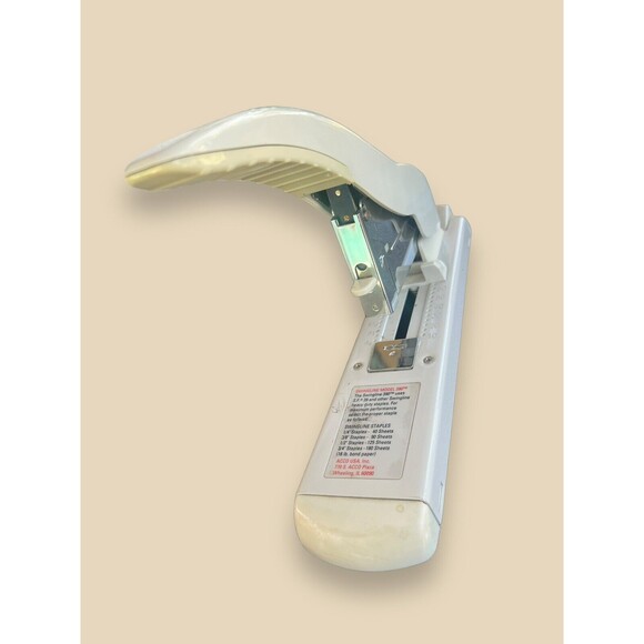 Swingline Model 390 Heavy Duty Stapler 160 Sheet Capacity 1/4 to 3/4 Staples - Picture 7 of 7